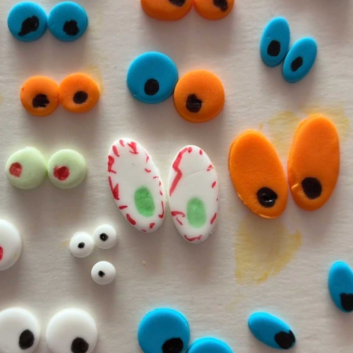 Halloween Decorating Ideas - Fondant Eyes