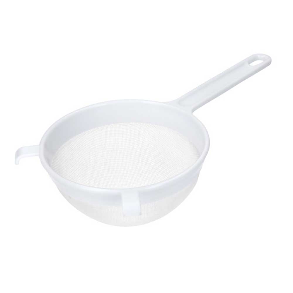 Plastic sieve 18cm