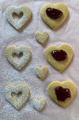 Biscuits in the shape of hearts with Jam